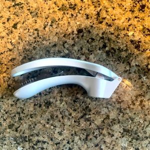 Pampered chef garlic press